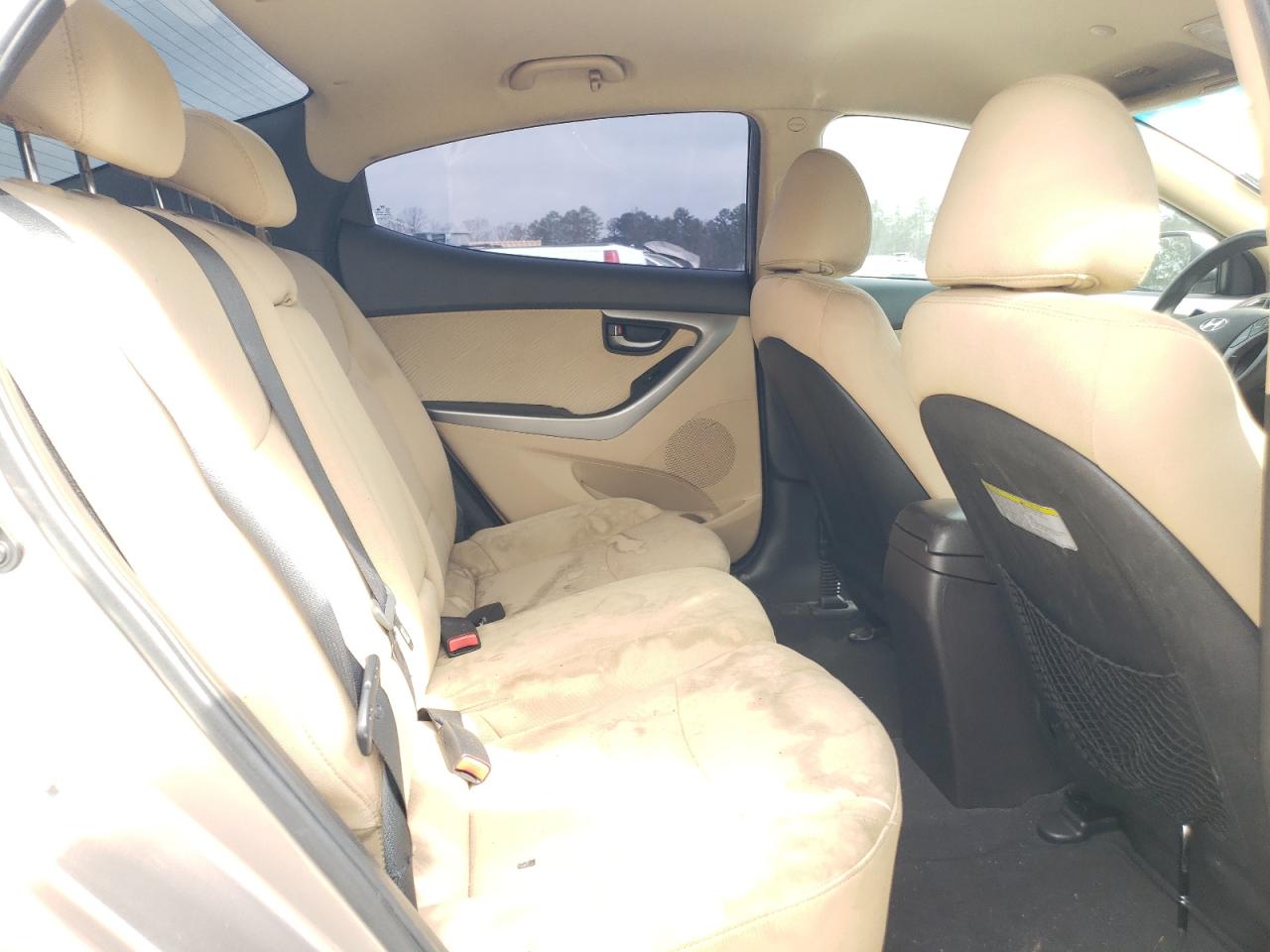 2013 Hyundai Elantra - Image 10