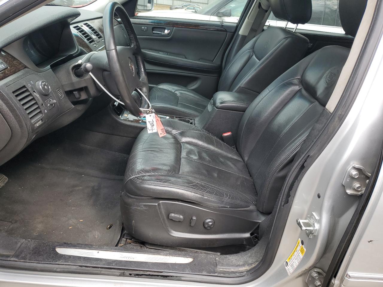 2009 Cadillac DTS - Image 7