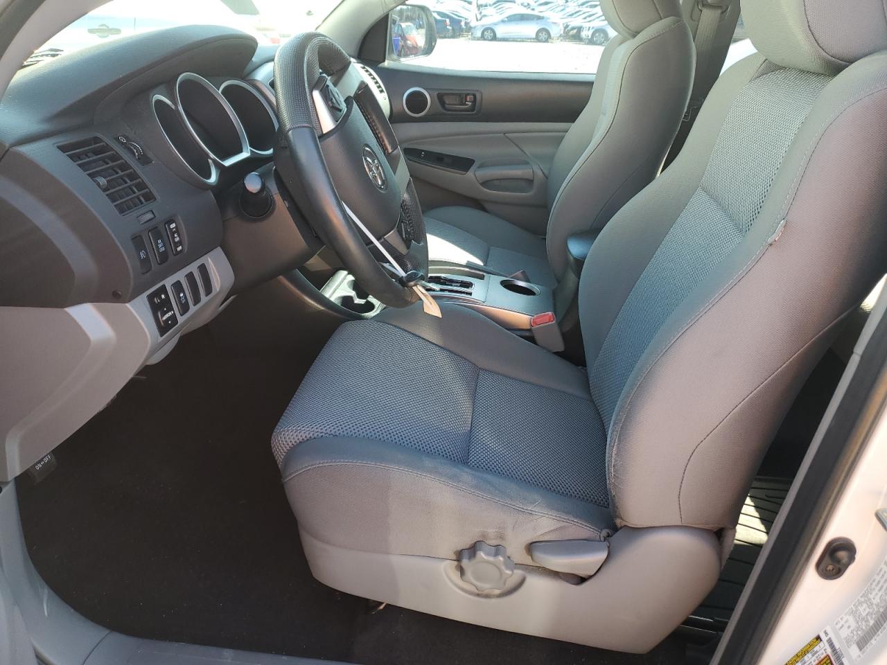 2014 Toyota Tacoma - Image 7