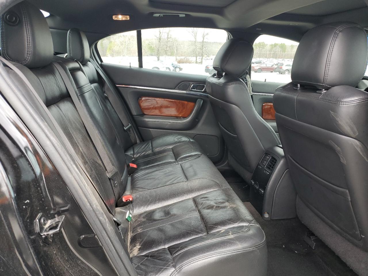2015 Lincoln MKS - Image 10
