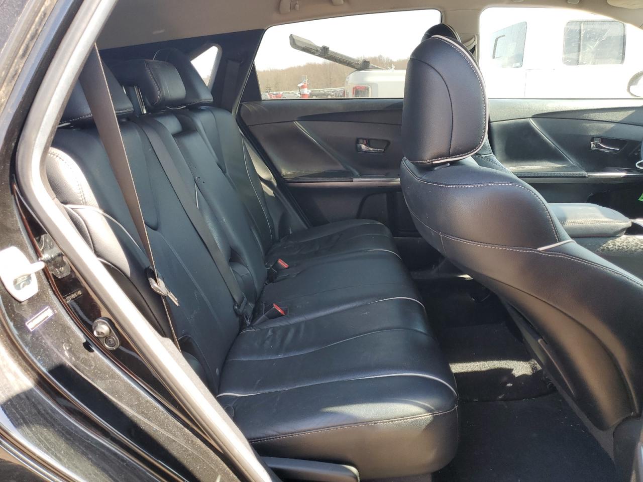 2015 Toyota Venza - Image 11