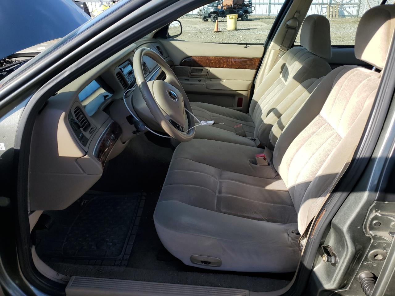 2004 Mercury Grand Marquis Gs VIN: 2MEFM74W94X642762 Lot: 46733355
