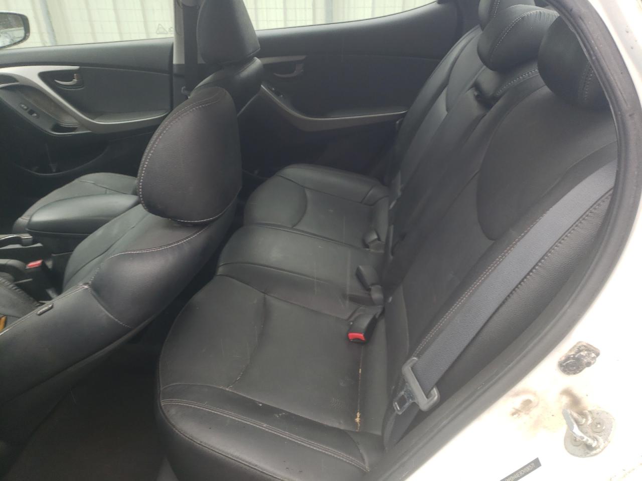 2012 Hyundai Elantra - Image 10