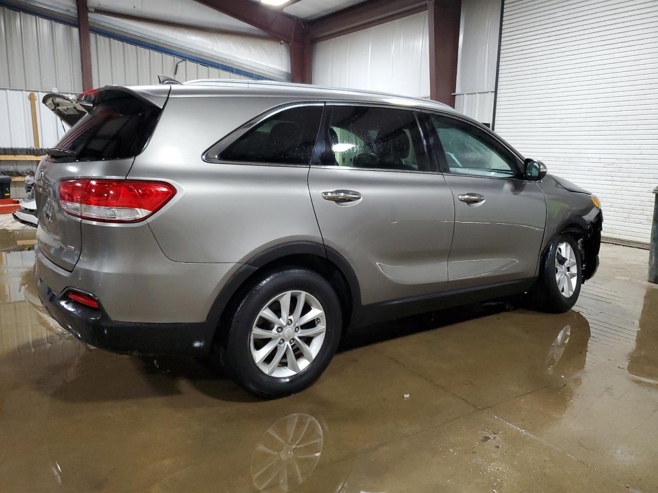 2017 Kia Sorento - Image 3