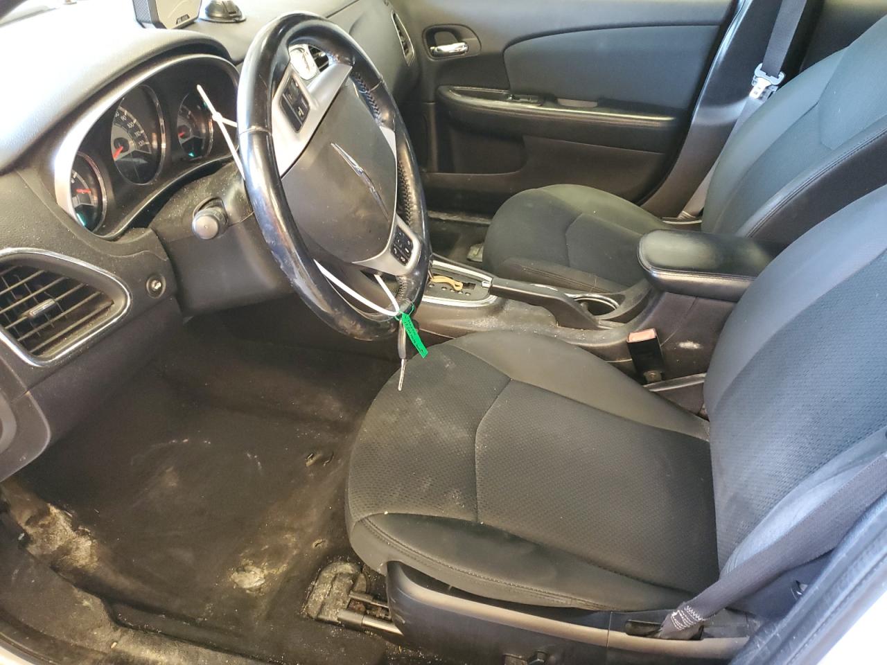 2012 Chrysler 200 - Image 7