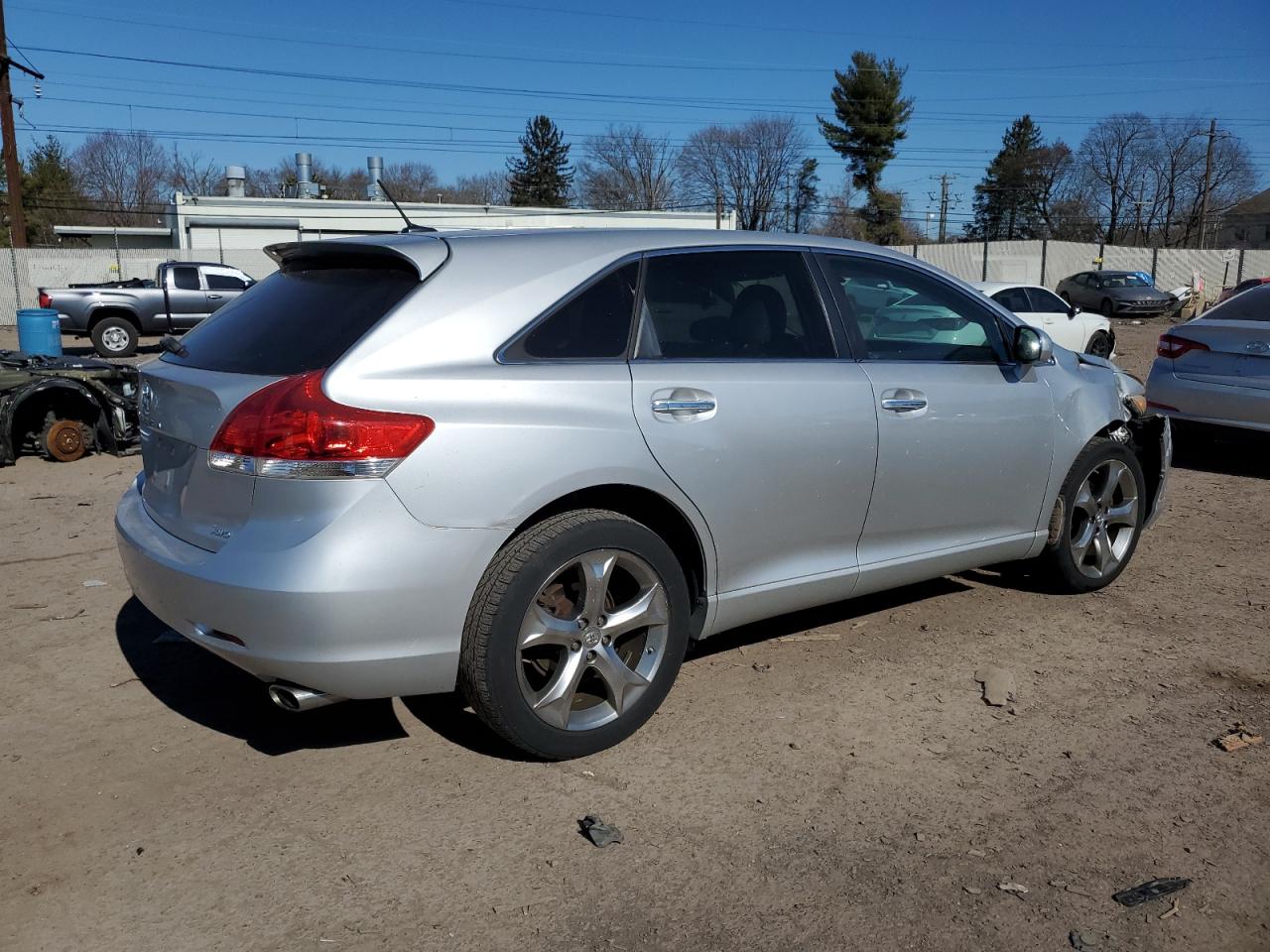 2010 Toyota Venza - Image 3