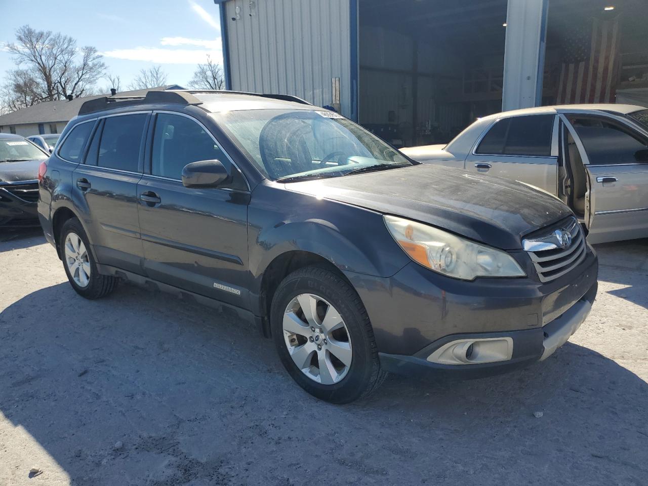 2011 Subaru Outback - Image 4