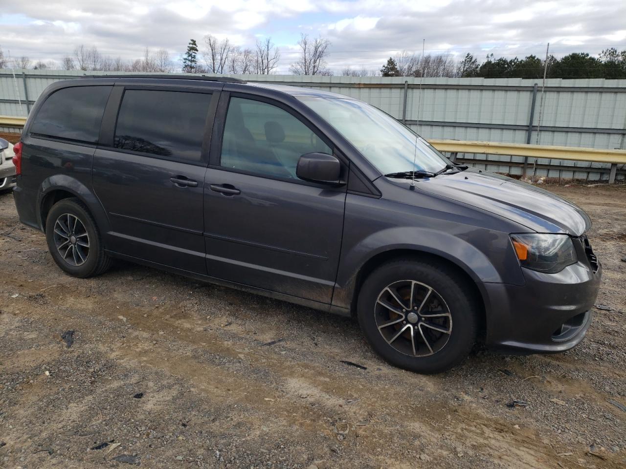 2017 Dodge Caravan - Image 4