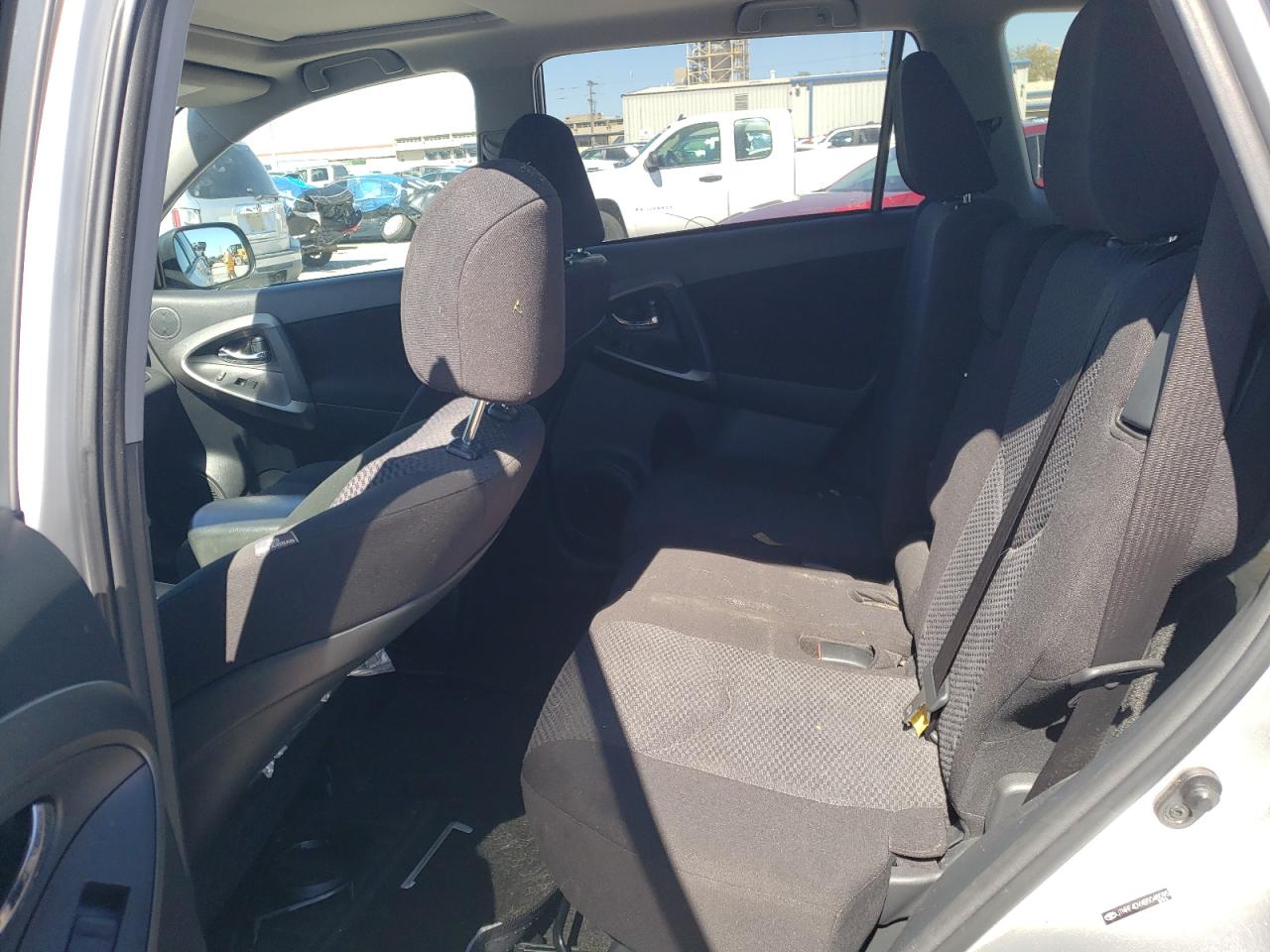 2011 Toyota RAV 4 - Image 11
