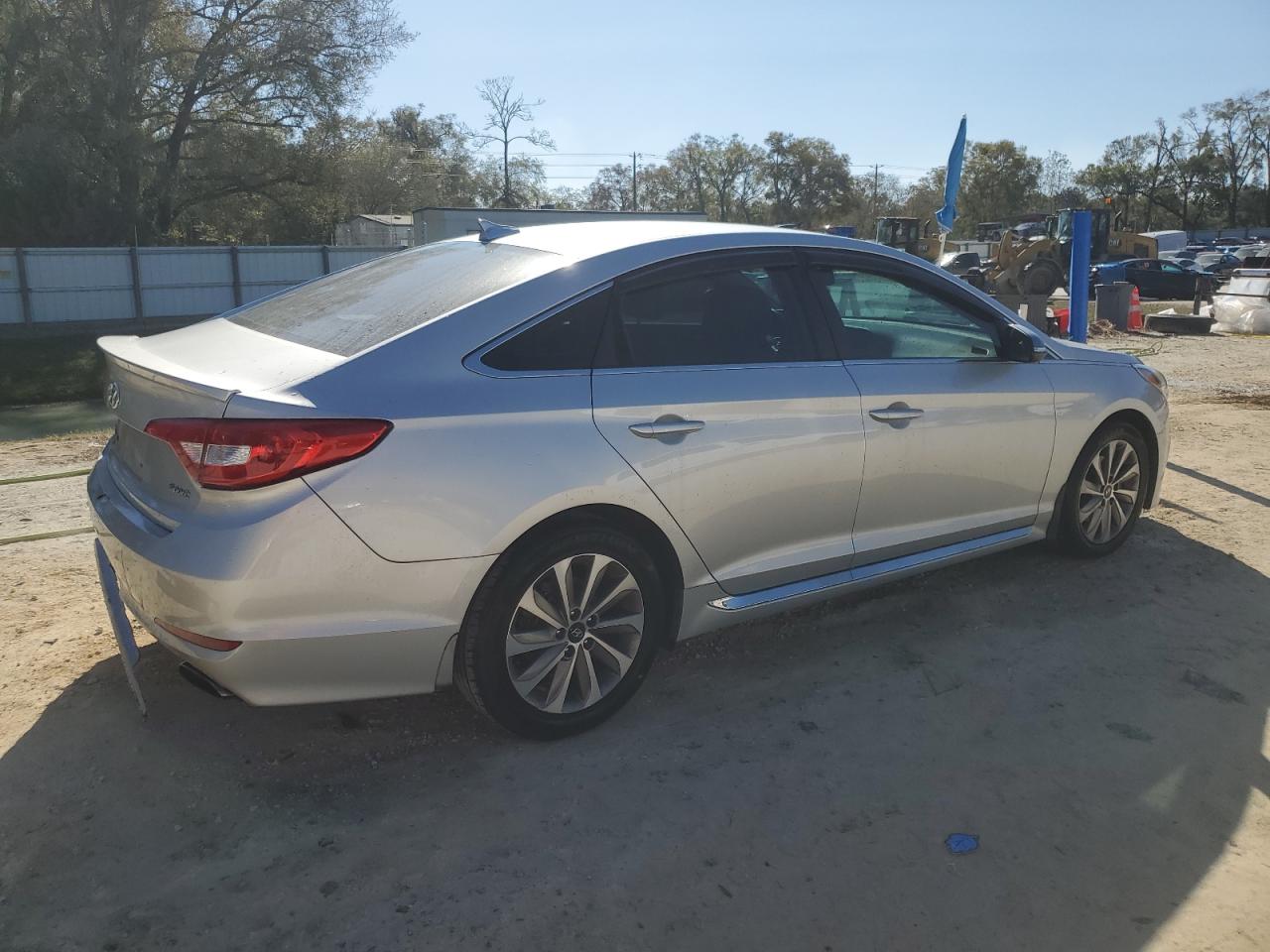 2017 Hyundai Sonata - Image 3