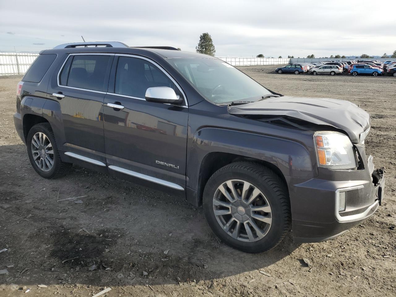 2016 GMC Terrain - Image 4