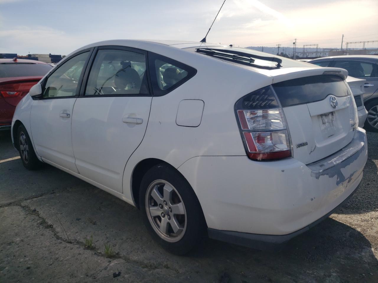 2004 Toyota Prius - Image 2