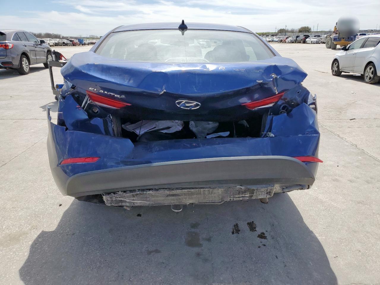2016 Hyundai Elantra - Image 6