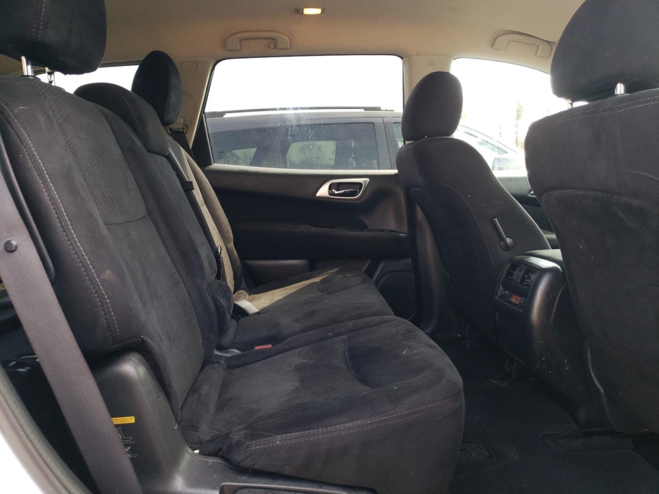 2015 Nissan Pathfinder - Image 10