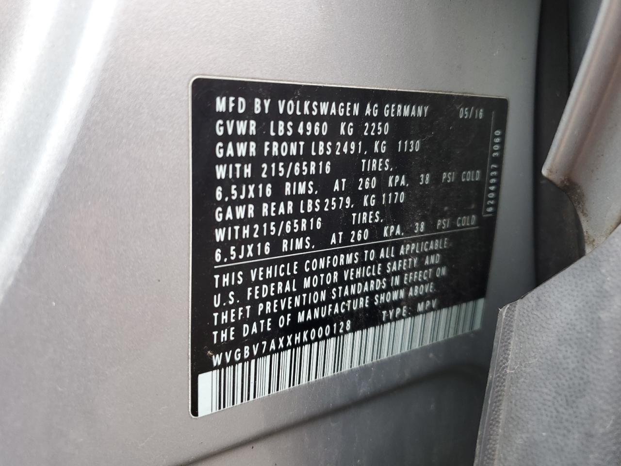2017 Volkswagen Tiguan - Image 13