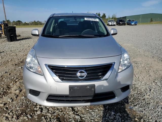  NISSAN VERSA 2013 Серебристый