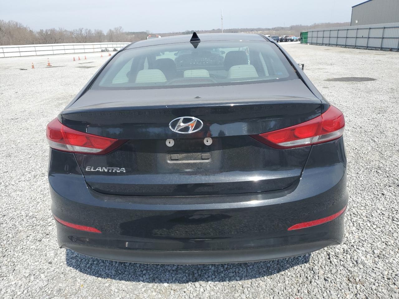 2018 Hyundai Elantra - Image 6