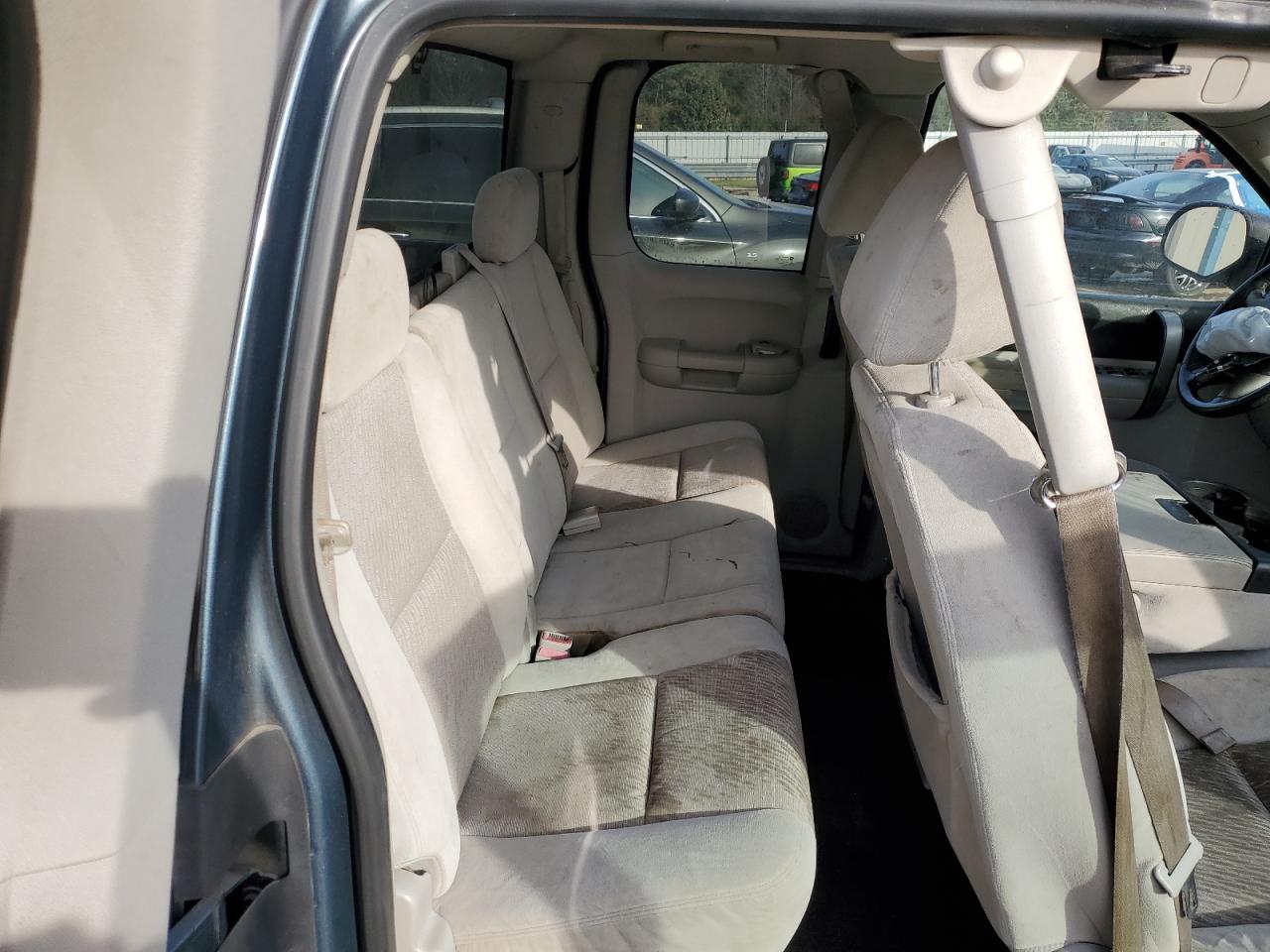 2009 Chevrolet Silverado - Image 10