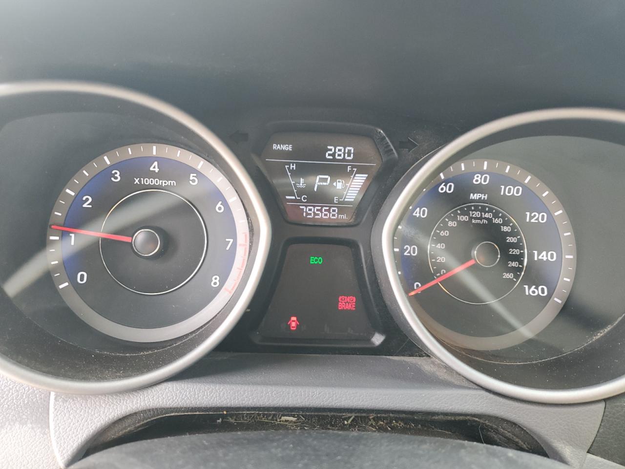 2015 Hyundai Elantra - Image 9