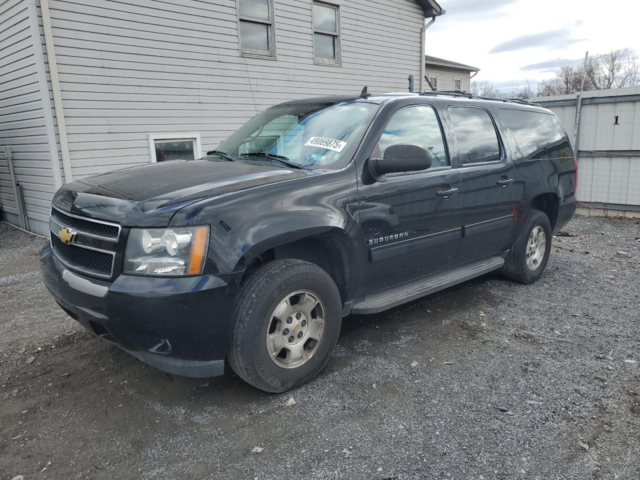 2013 Chevrolet Suburban - Image 1