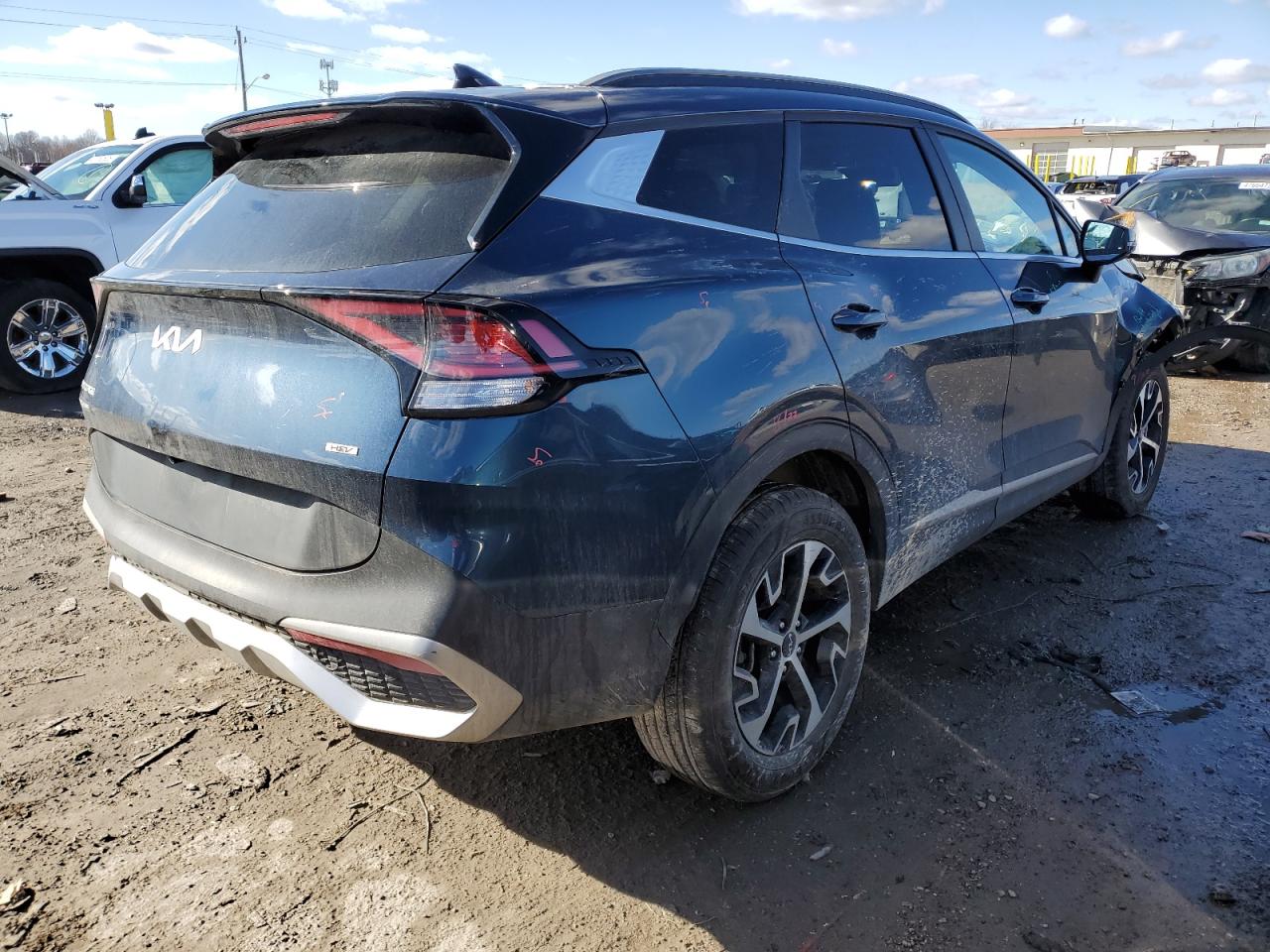 2023 Kia Sportage - Image 3