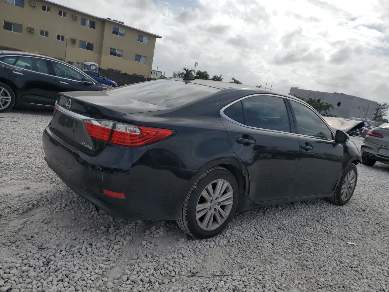 2014 Lexus ES - Image 3