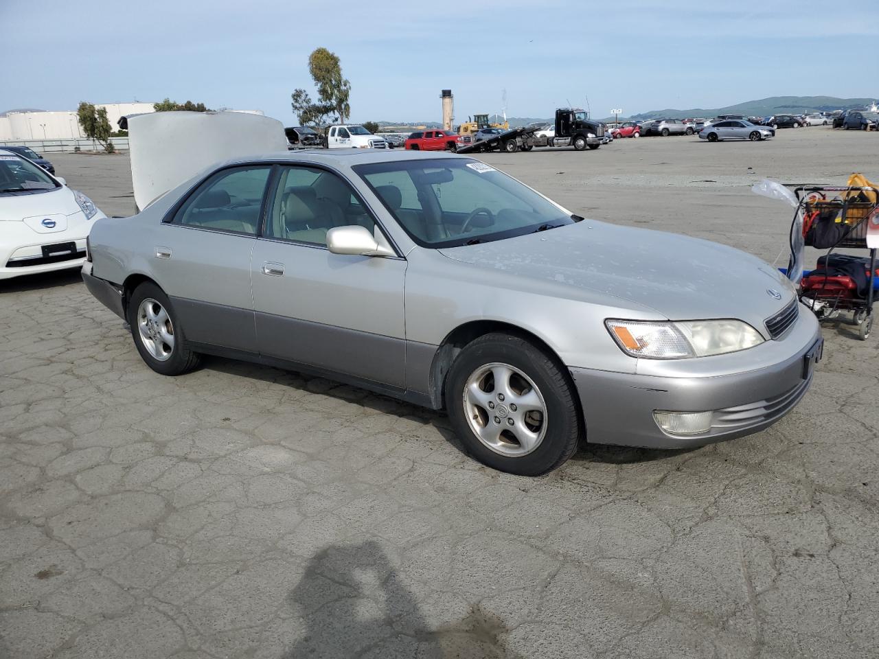1999 Lexus ES - Image 4