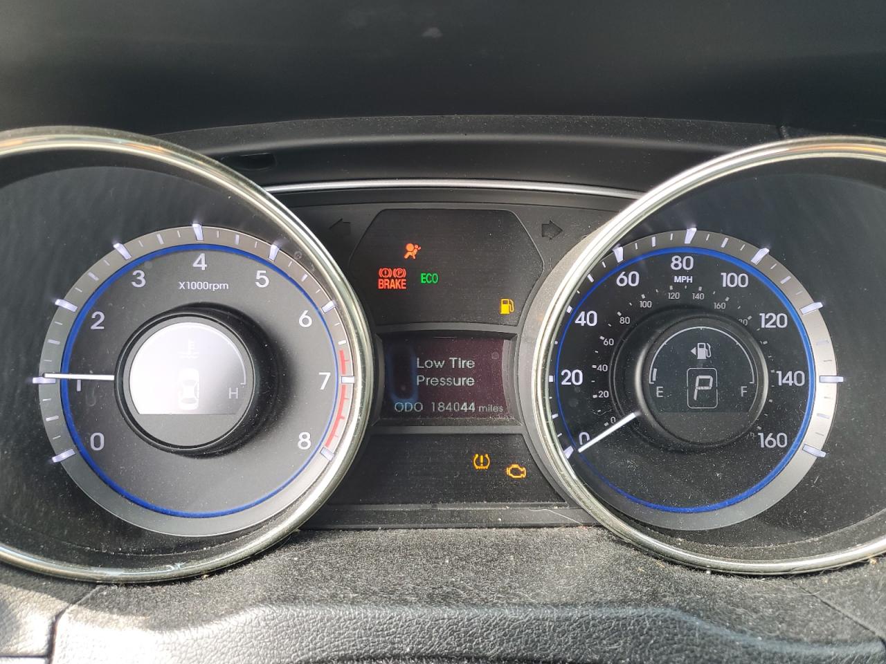 2012 Hyundai Sonata - Image 9