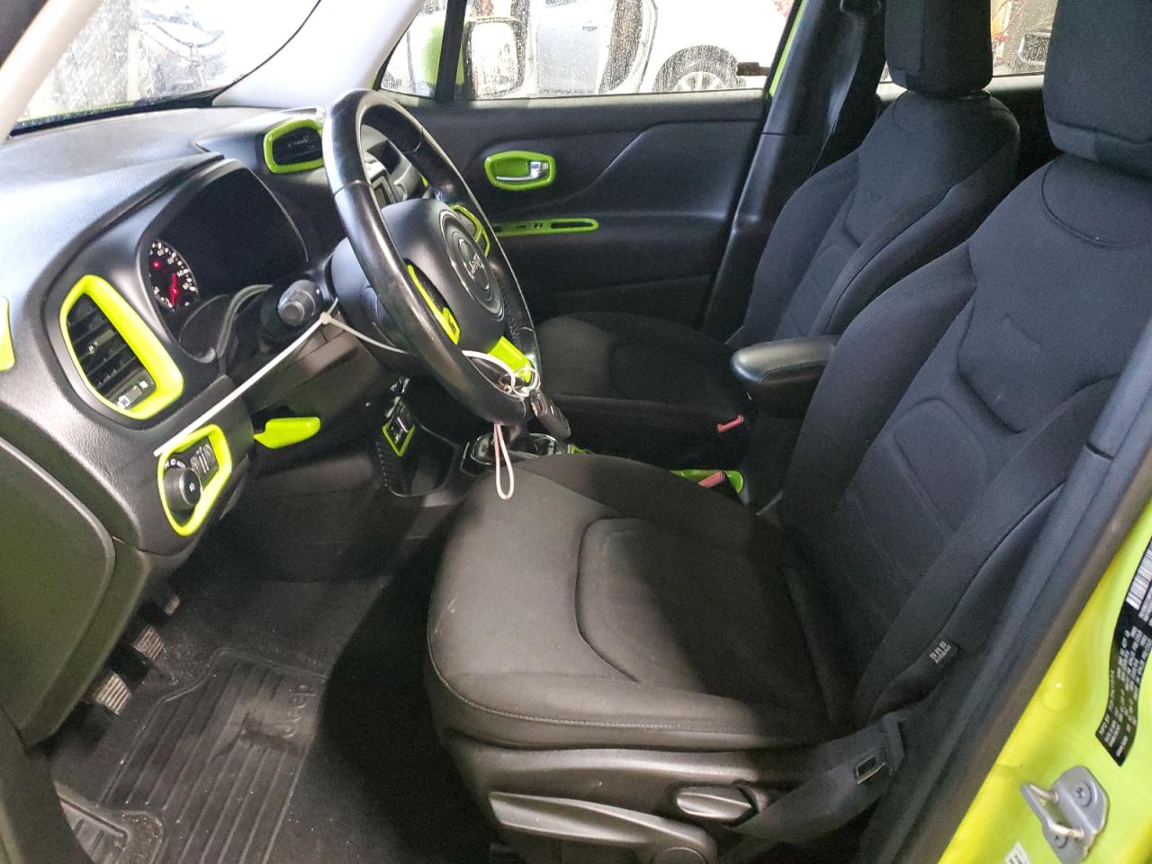 2017 Jeep Renegade - Image 7
