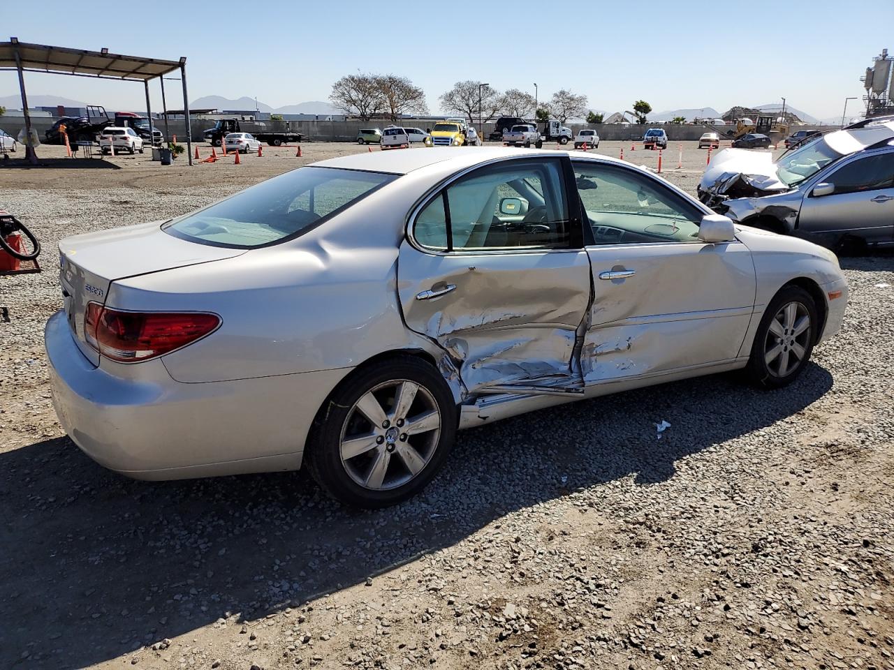 2005 Lexus ES - Image 3