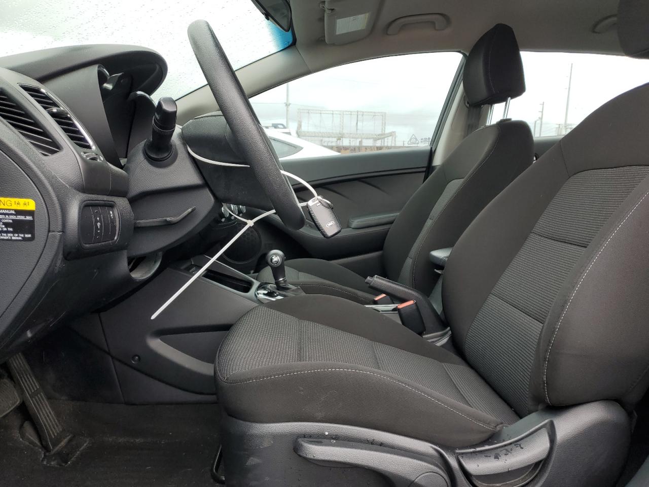 2017 Kia Forte - Image 7