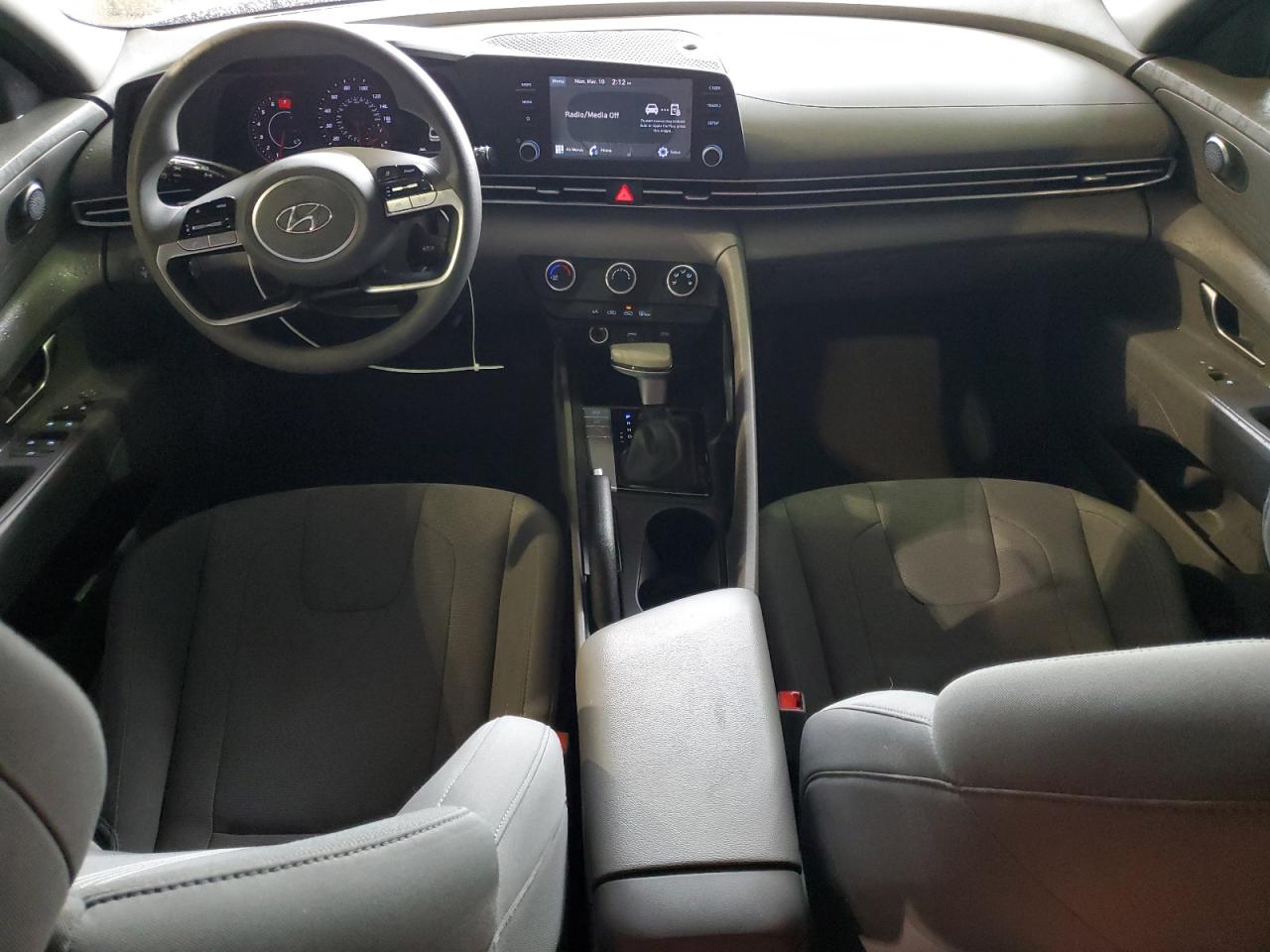 2021 Hyundai Elantra - Image 8