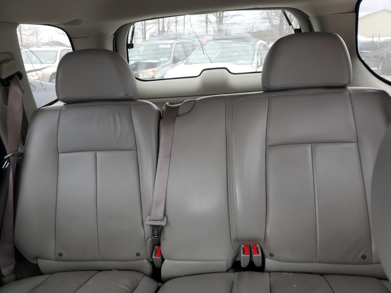 2007 GMC Envoy - Image 10