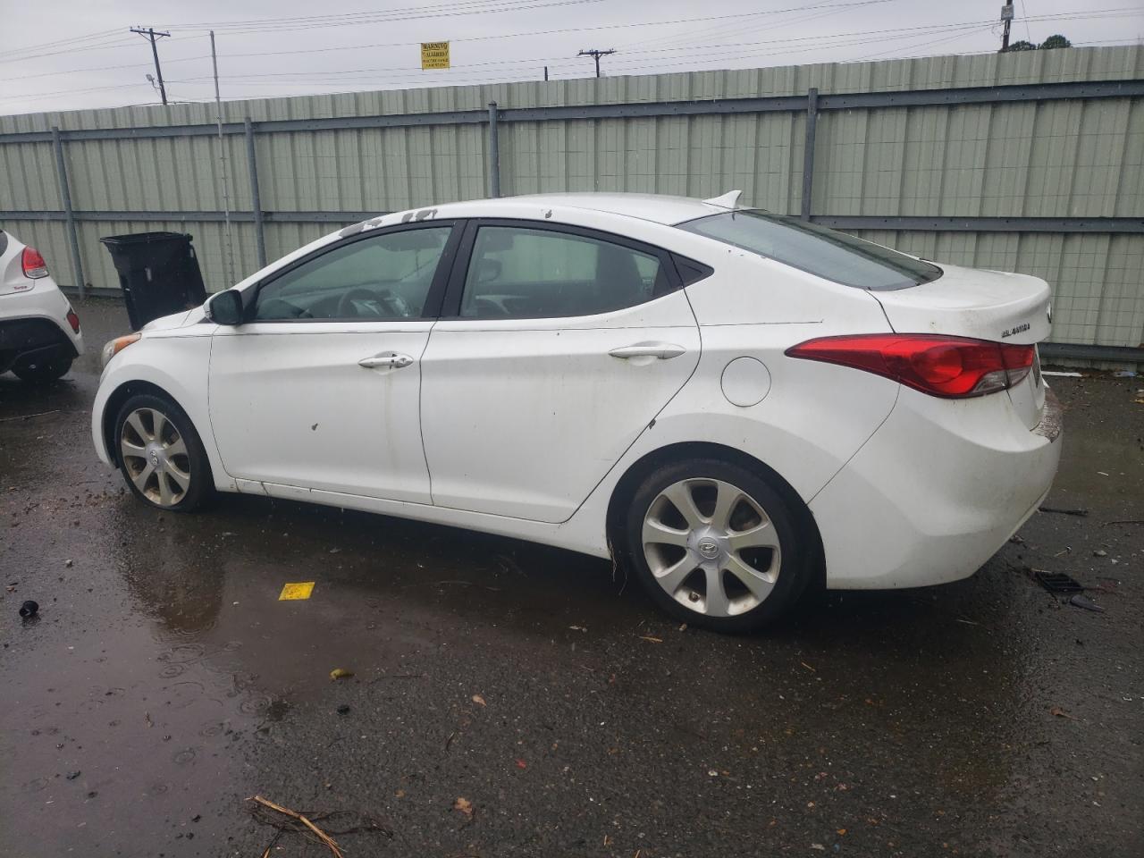 2012 Hyundai Elantra - Image 2