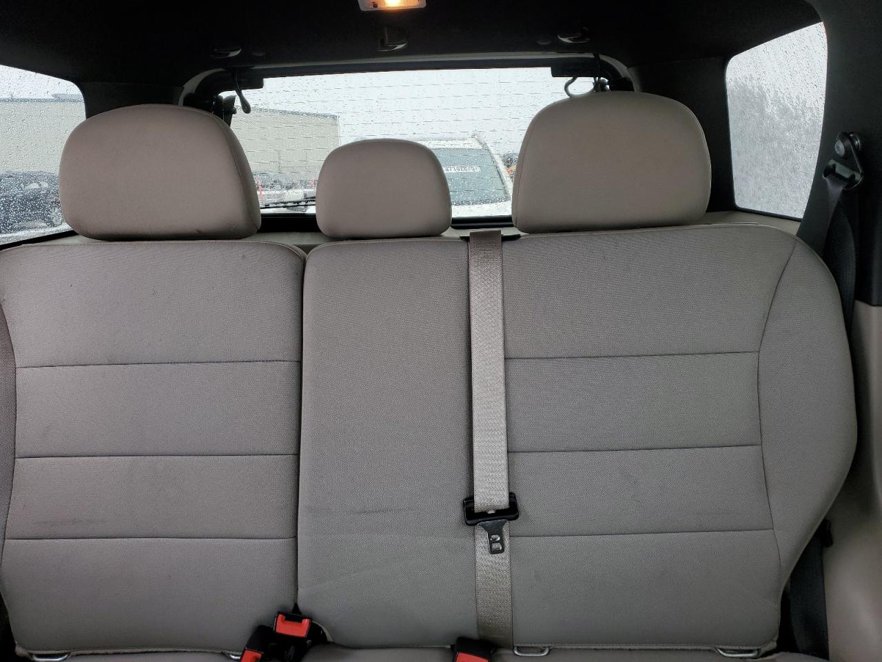 2010 Ford Escape - Image 10