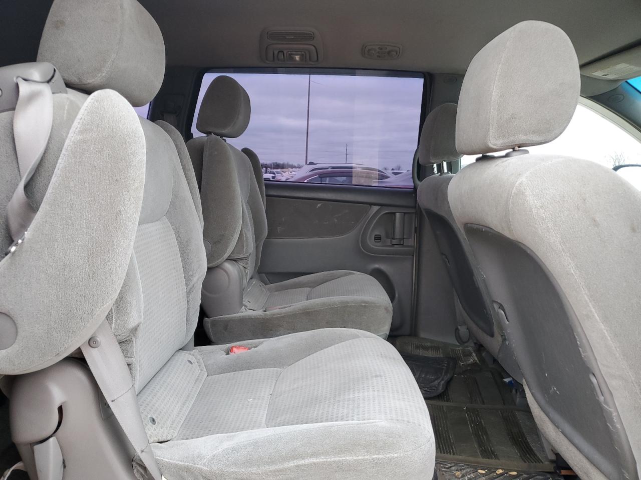 2006 Toyota Sienna - Image 11