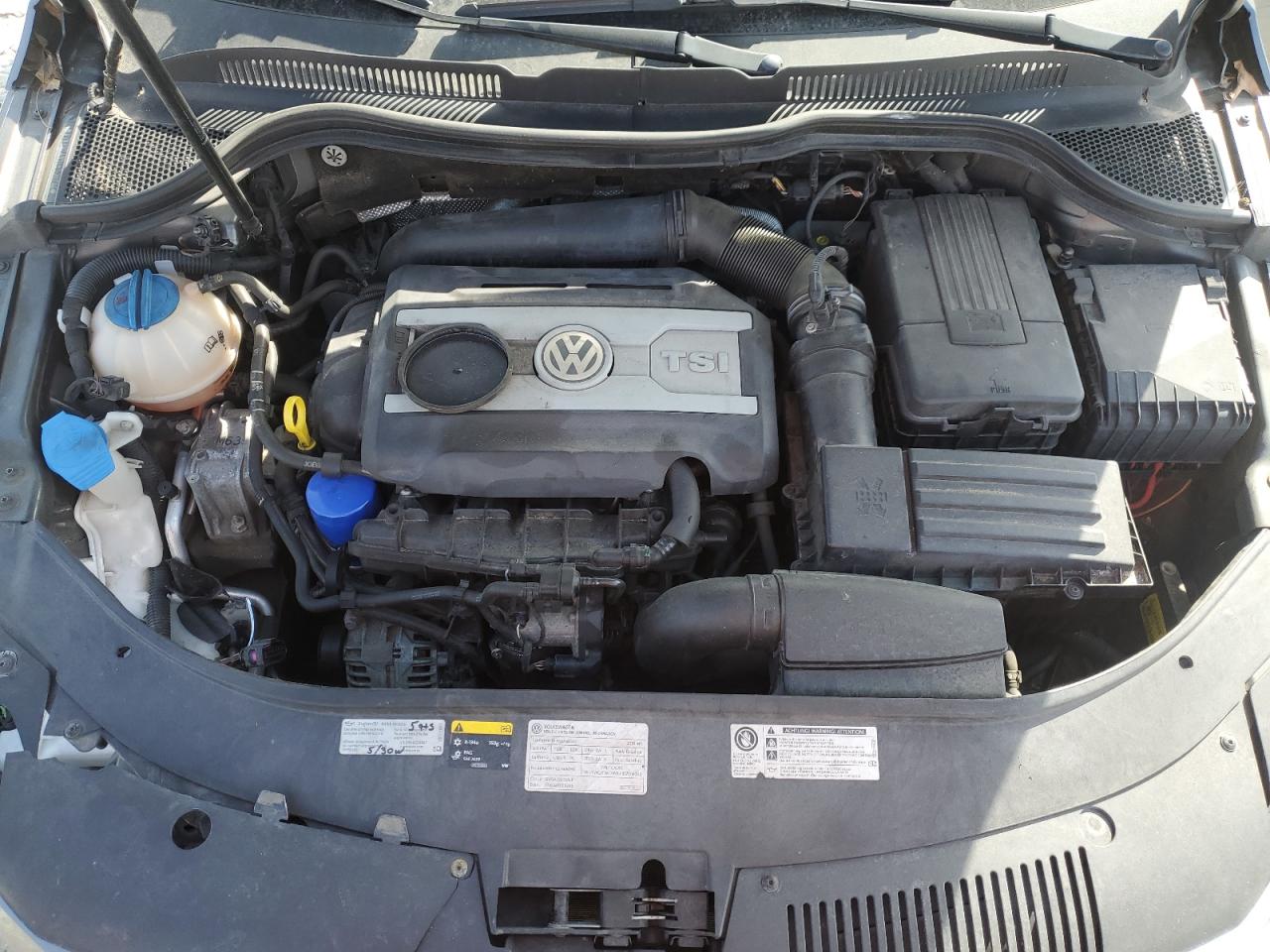 2016 Volkswagen Passat CC - Image 11