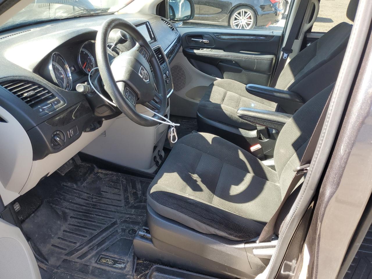 2019 Dodge Caravan - Image 7