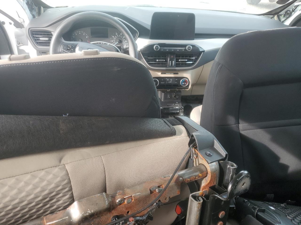 2022 Ford Escape Se VIN: 1FMCU9G62NUA17572 Lot: 49867825