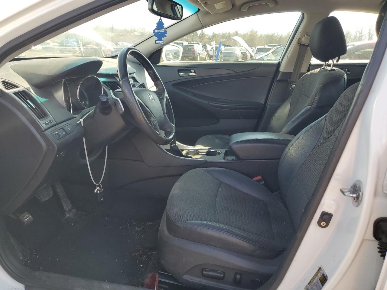 2011 Hyundai Sonata - Image 7