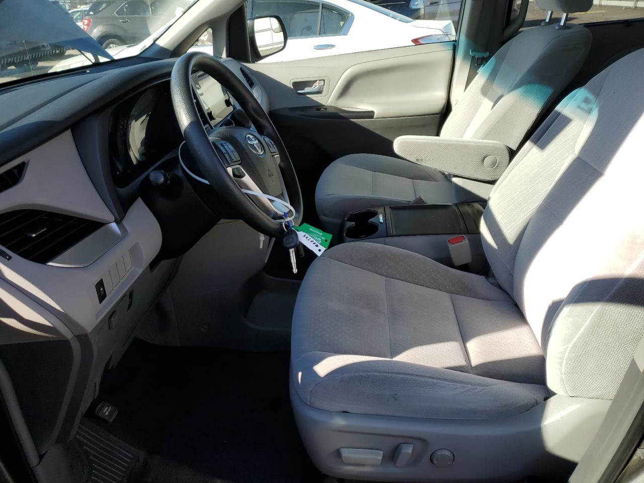 2017 Toyota Sienna - Image 7