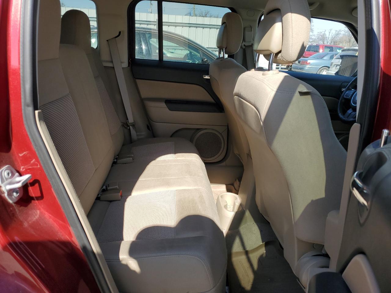 2015 Jeep Liberty (Patriot) - Image 10