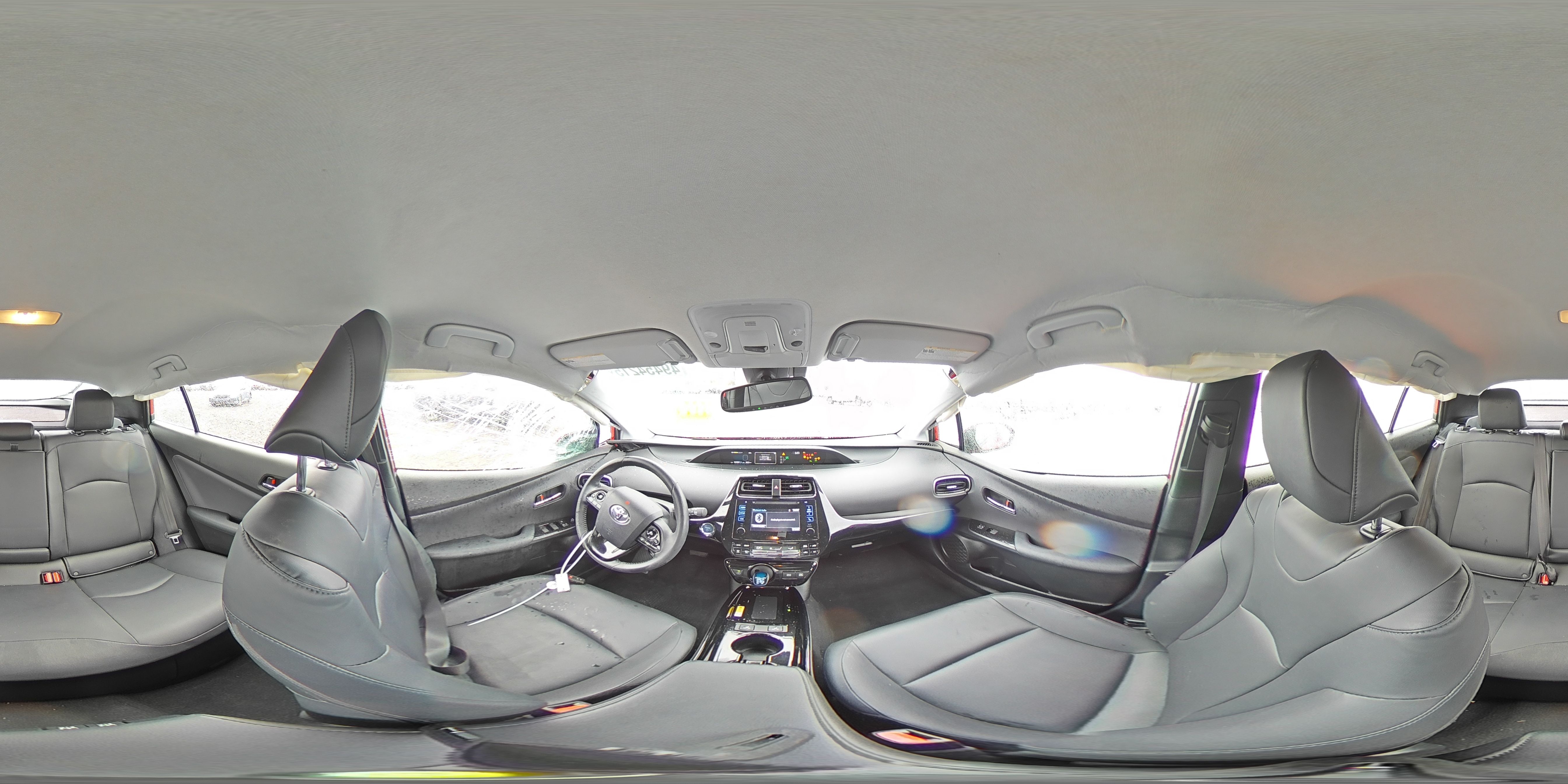 2019 Toyota Prius - Image 13