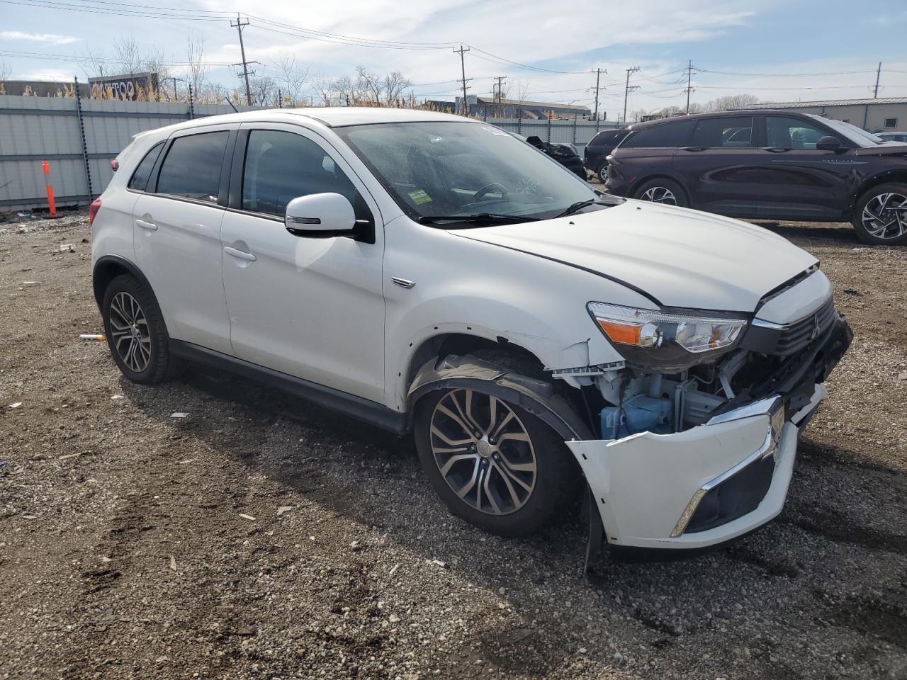 2016 Mitsubishi Outlander - Image 4