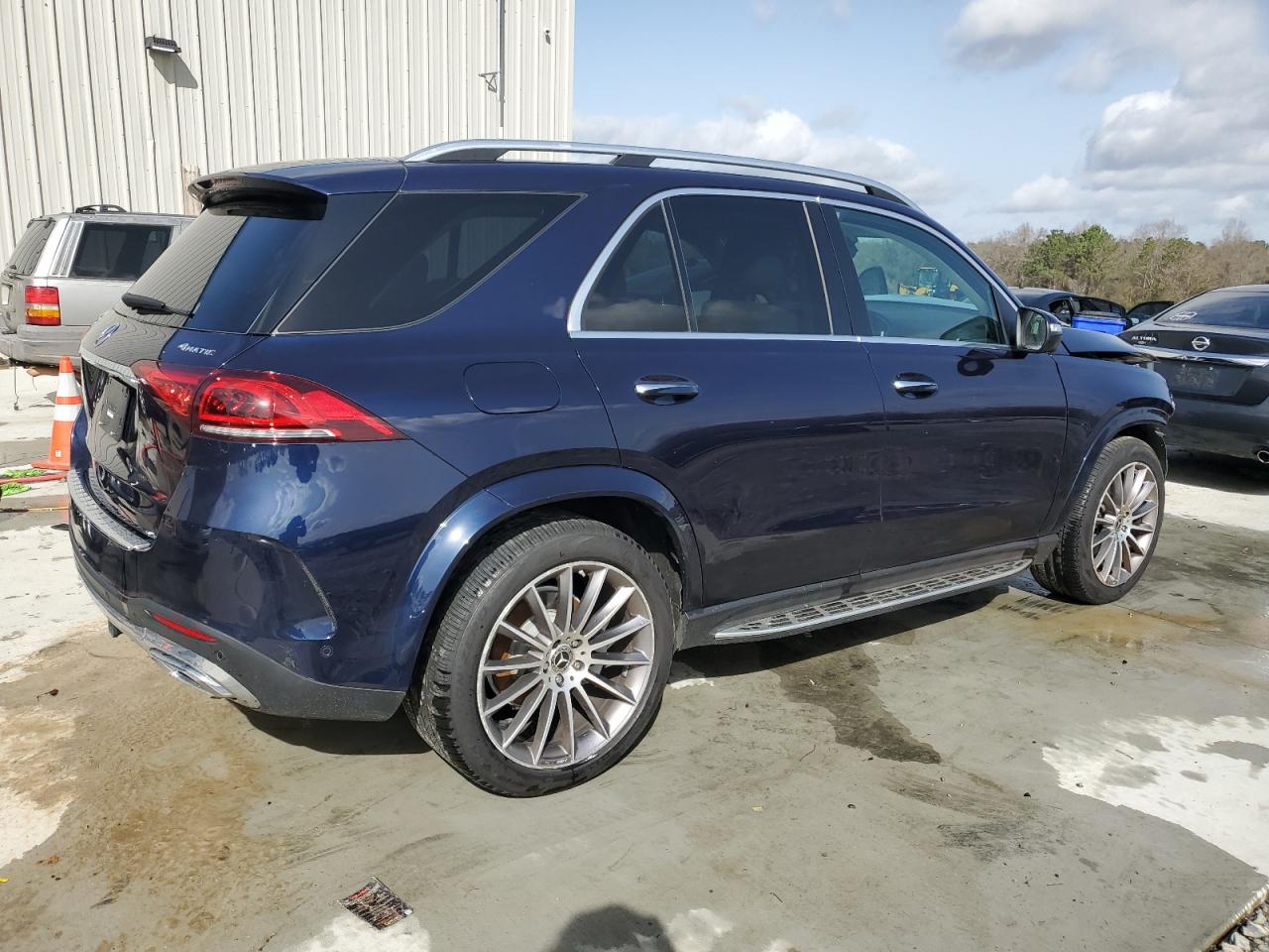 2022 Mercedes-Benz GLE - Image 3