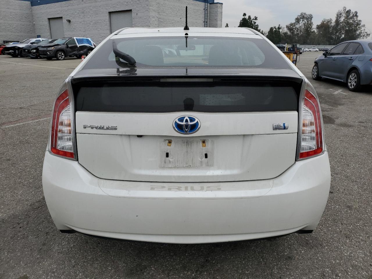 2015 Toyota Prius - Image 6