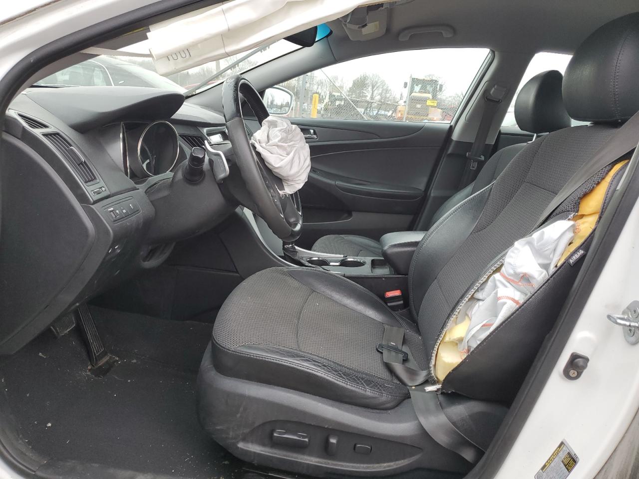 2011 Hyundai Sonata - Image 7