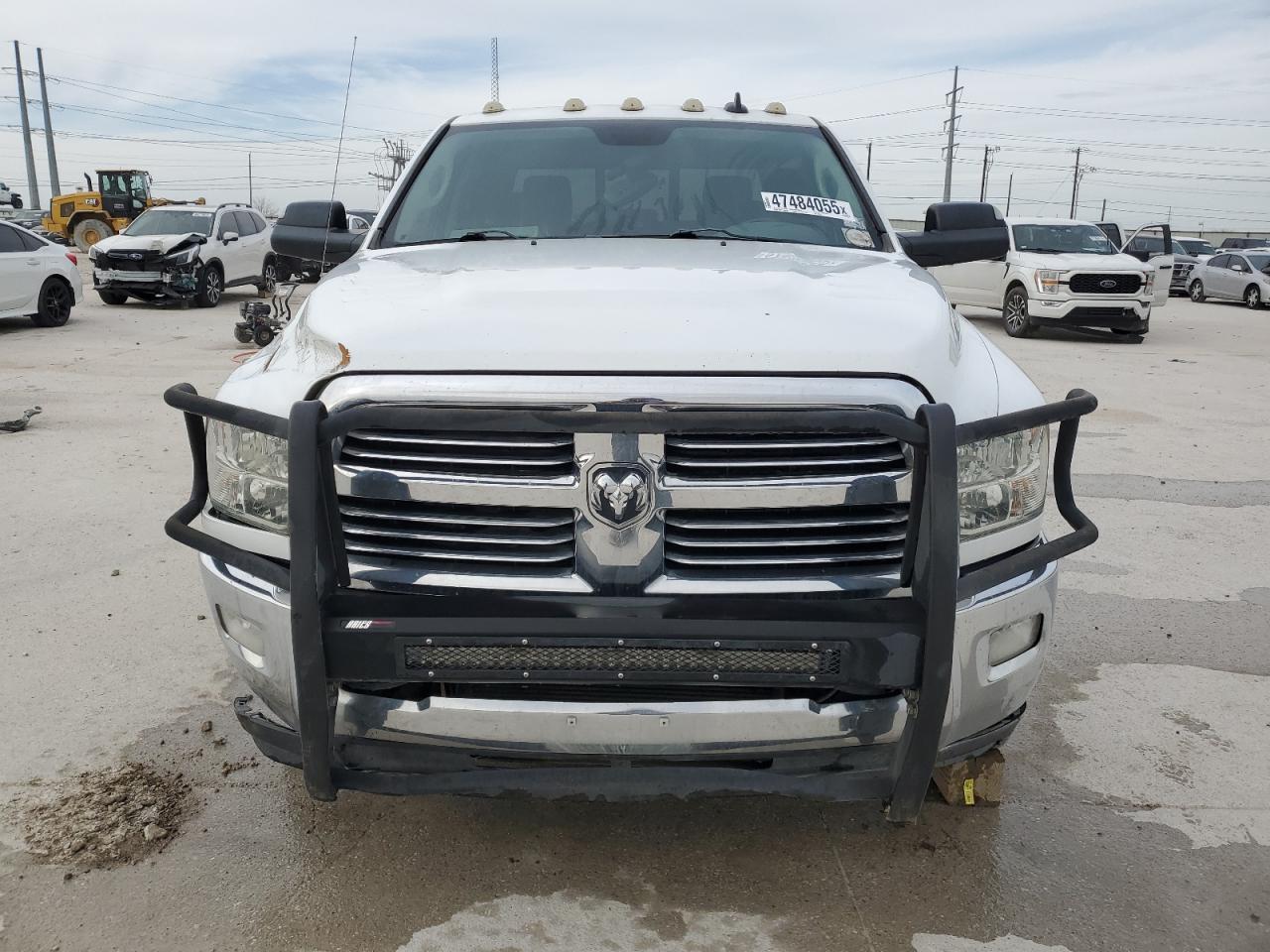 2014 RAM 3500 - Image 5