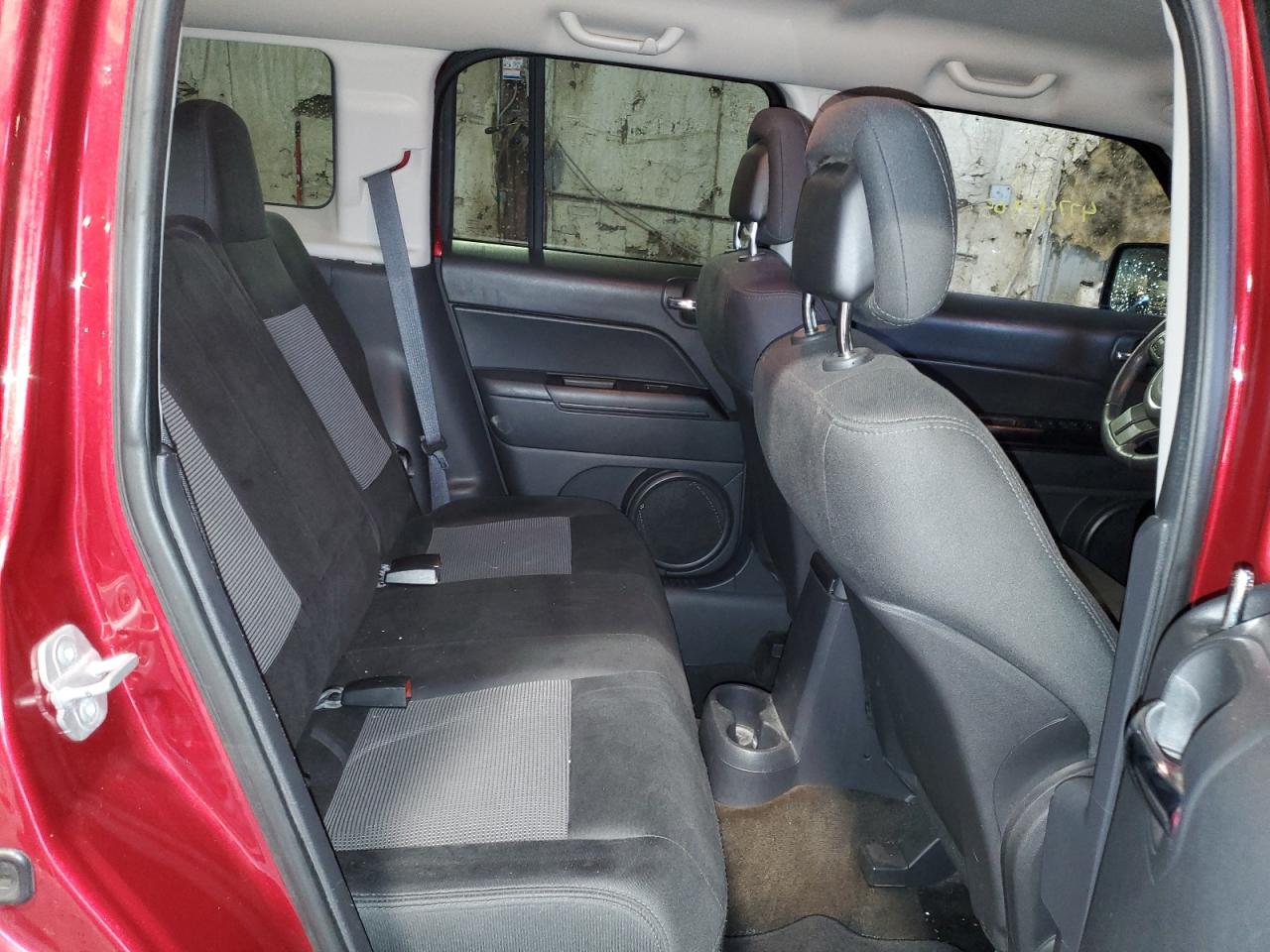 2013 Jeep Liberty (Patriot) - Image 11