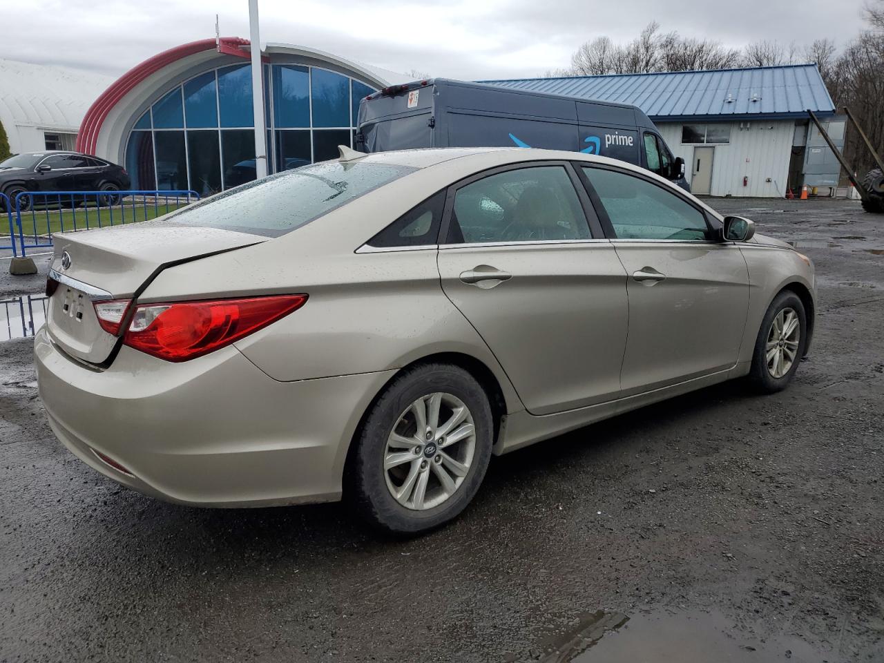 2011 Hyundai Sonata - Image 3